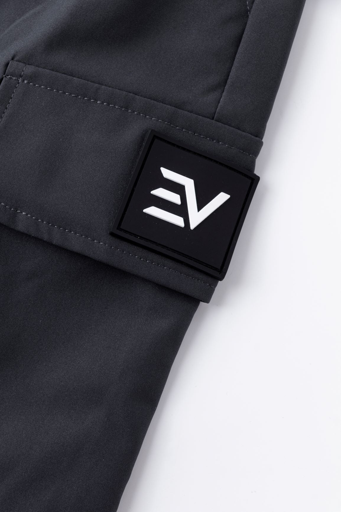 EV LOGO CARGO SHORTS - DARK GREY