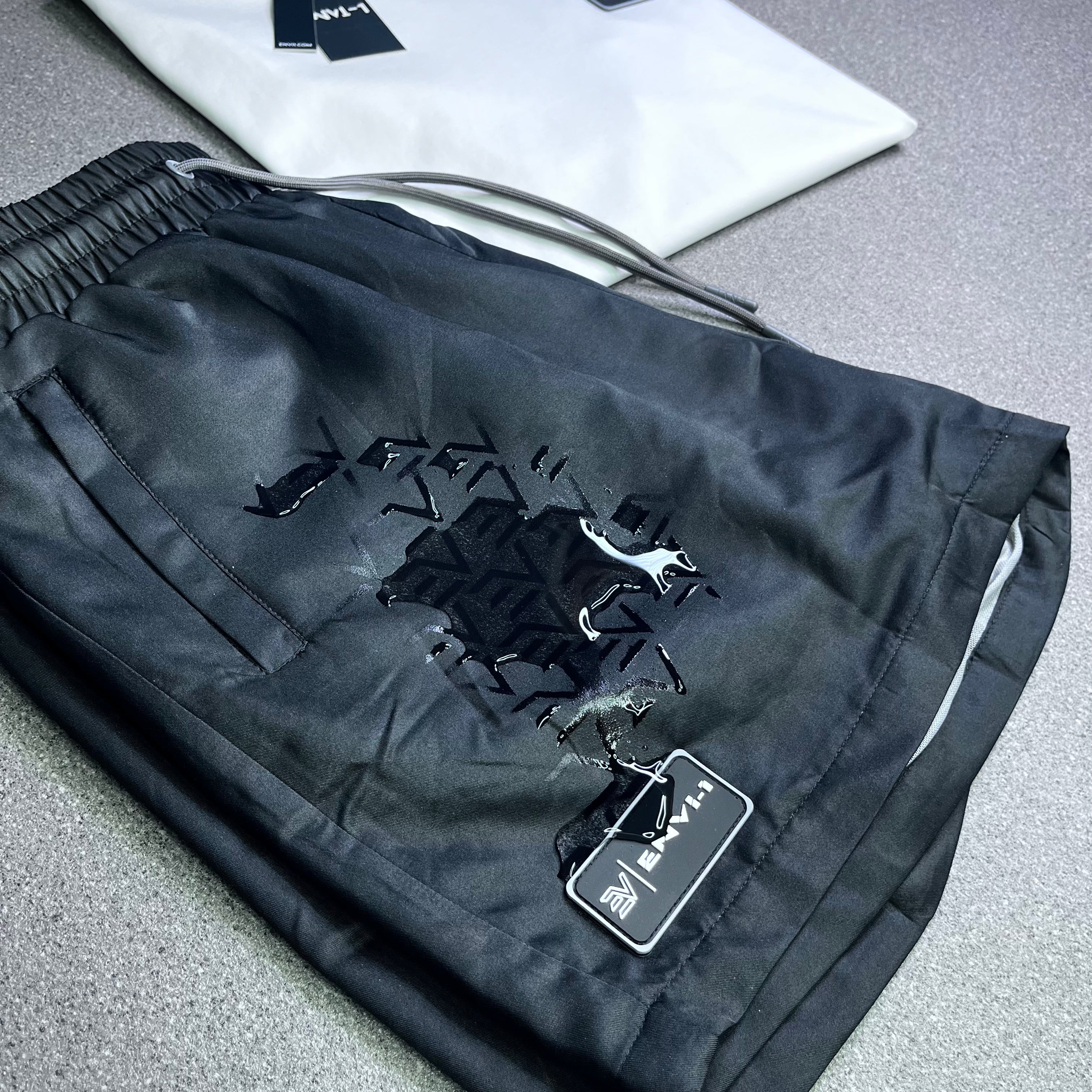 EV Logo Water Reactive Shorts