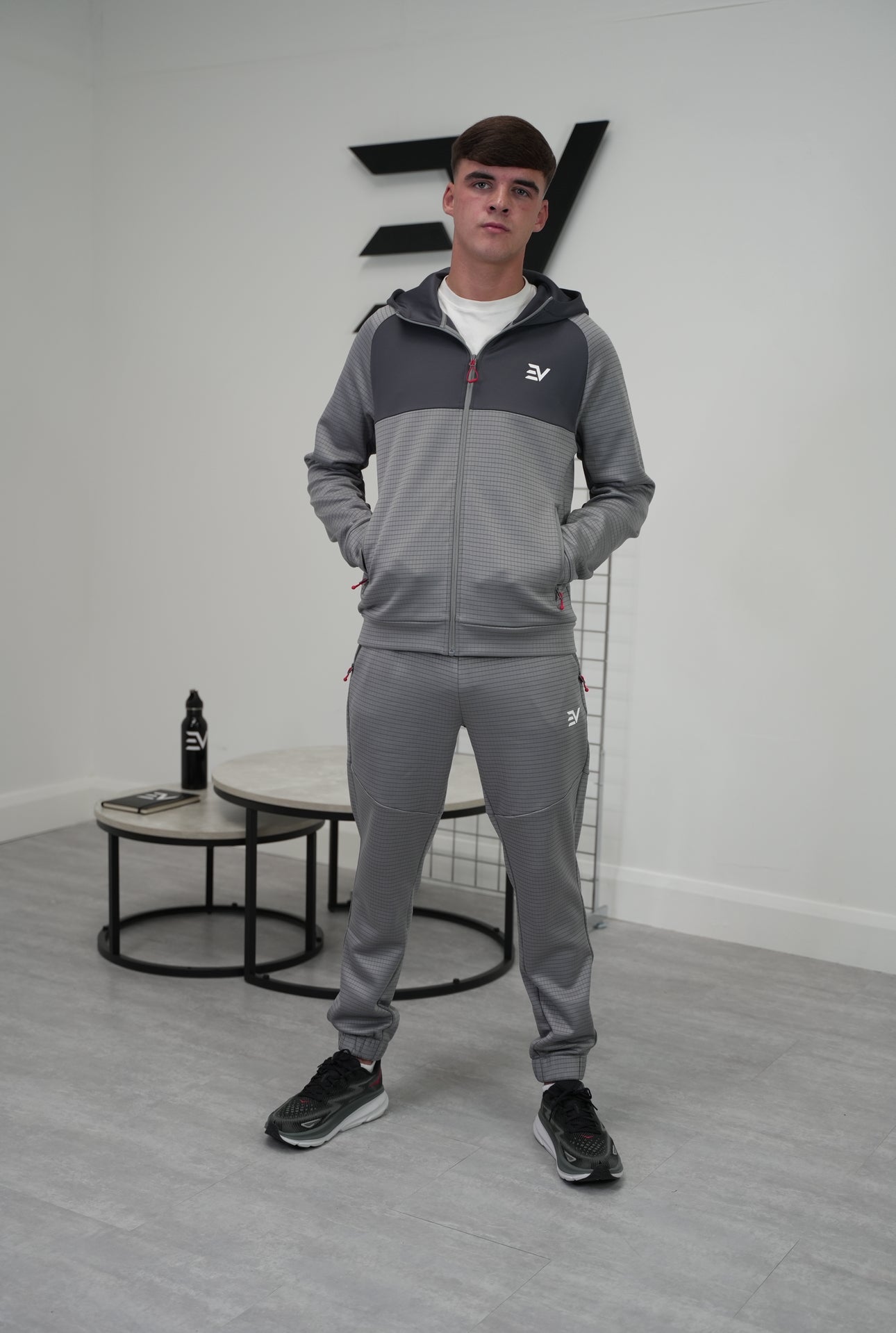 EV Metric Fleece Pant “Dark Grey/Light Grey/Red