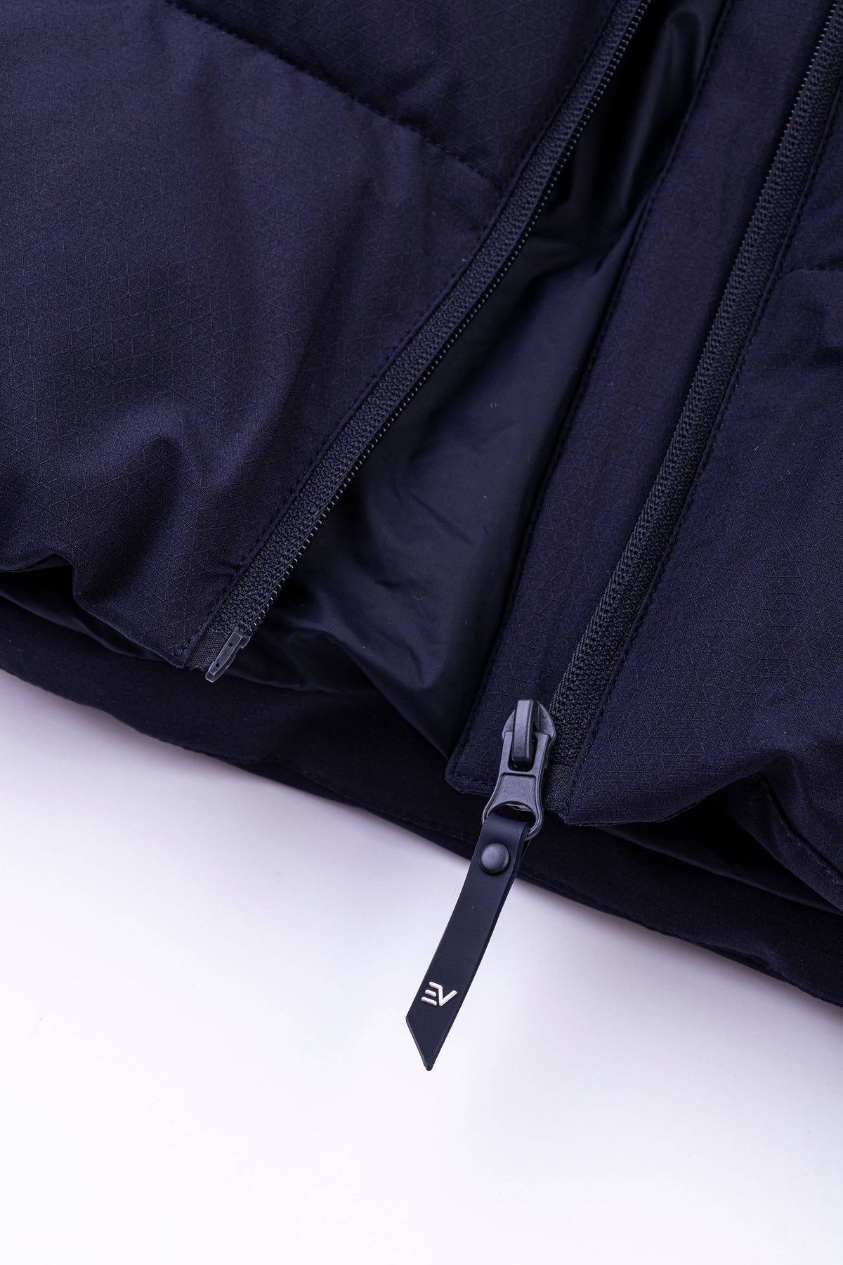 Arctic Puffer Jacket - Navy/Black