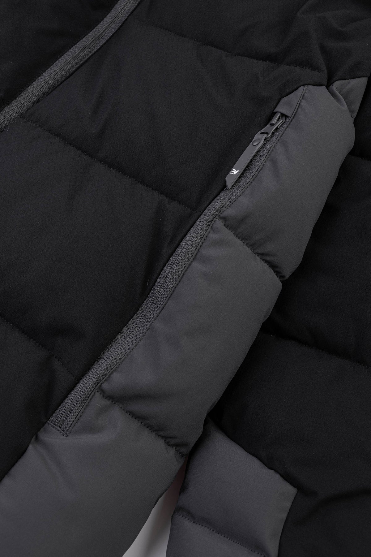Arctic Puffer Jacket - Black/Grey