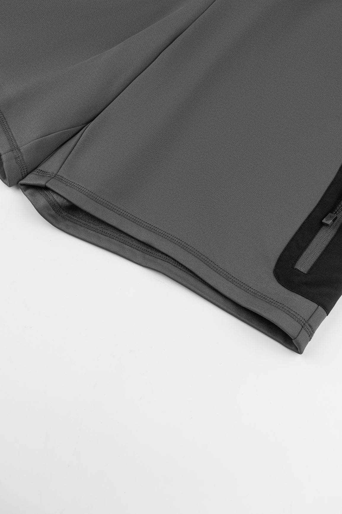 Edge Track Shorts - Dark Grey/Black