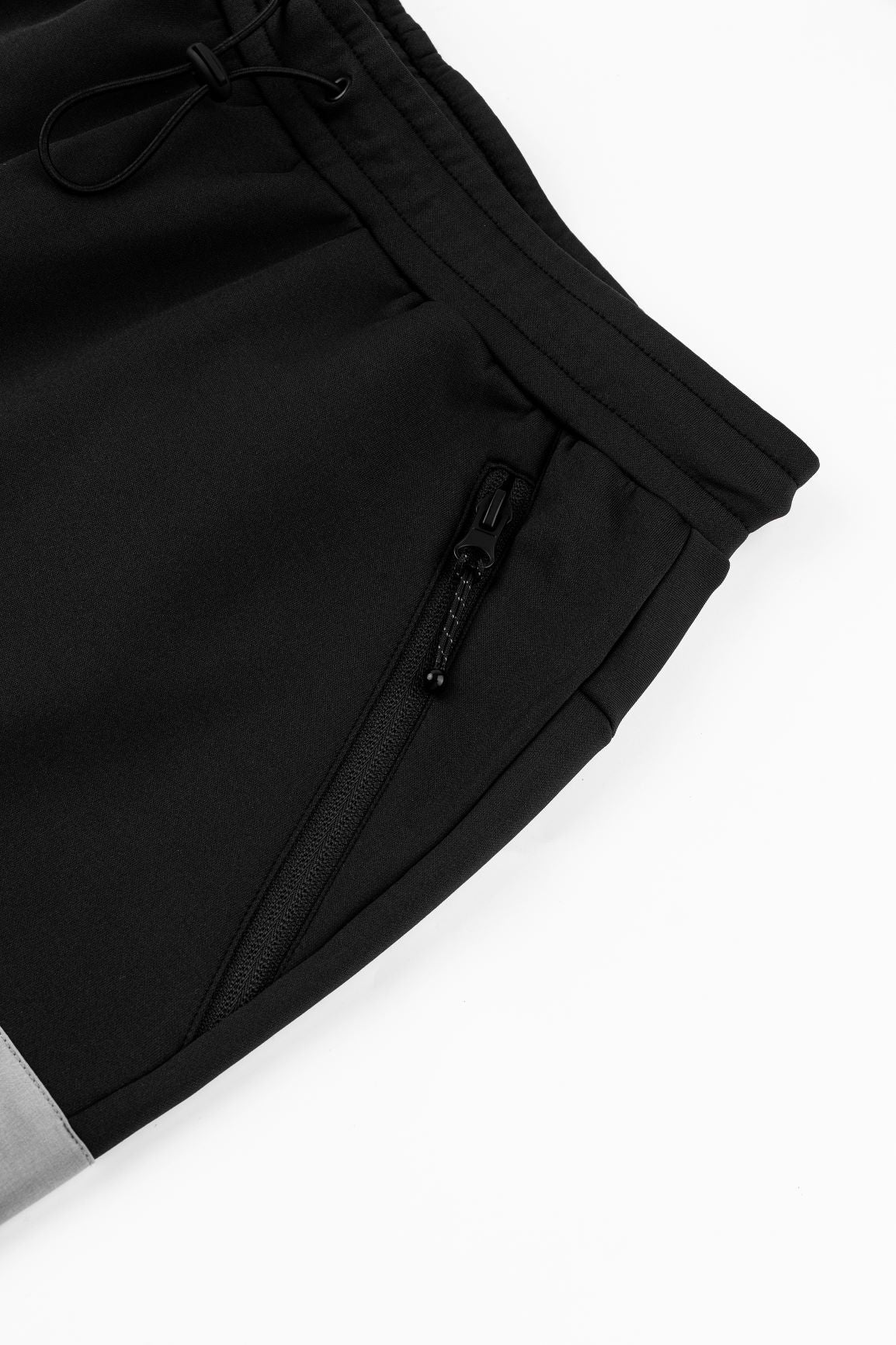 Edge Track Shorts - Black