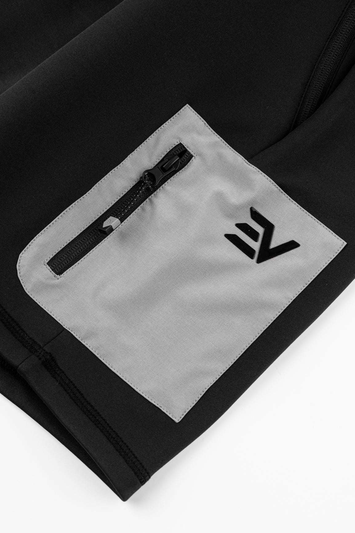 Edge Track Shorts - Black
