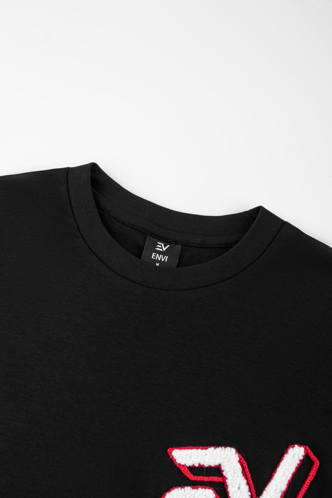 Chenille Thread T-Shirt - Black/White/Red