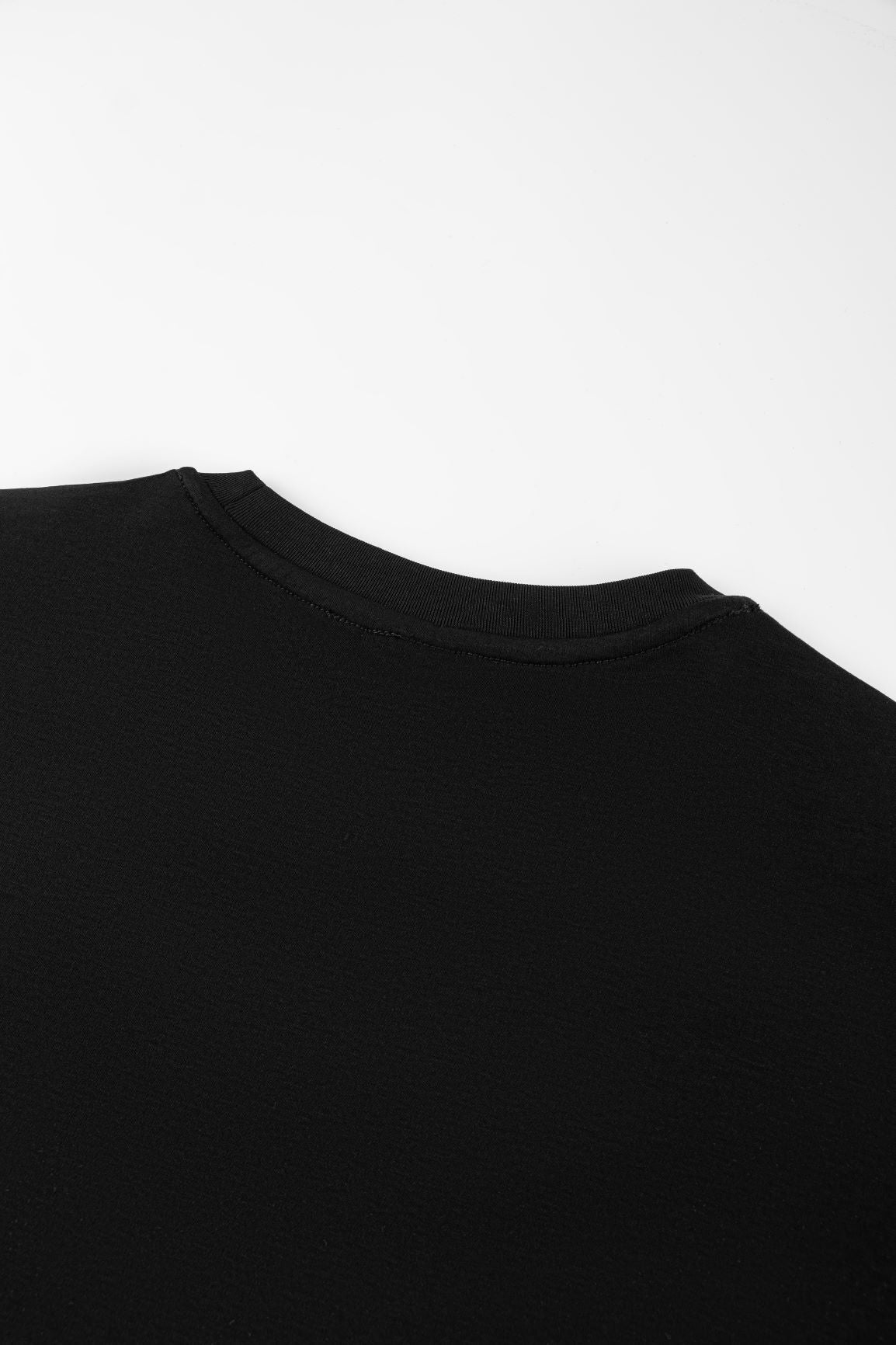Chenille Thread T-Shirt - Black/White/Red